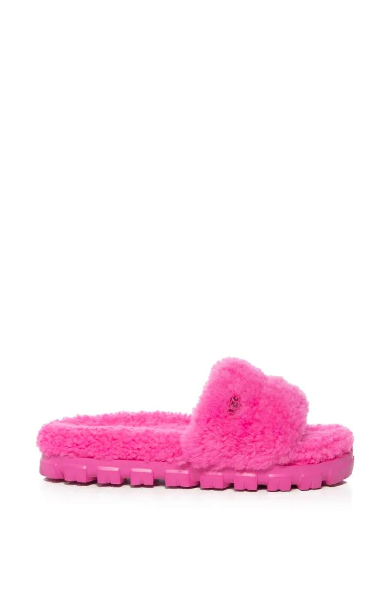 1130838 CARNATION UGG FUR SLIPPERS