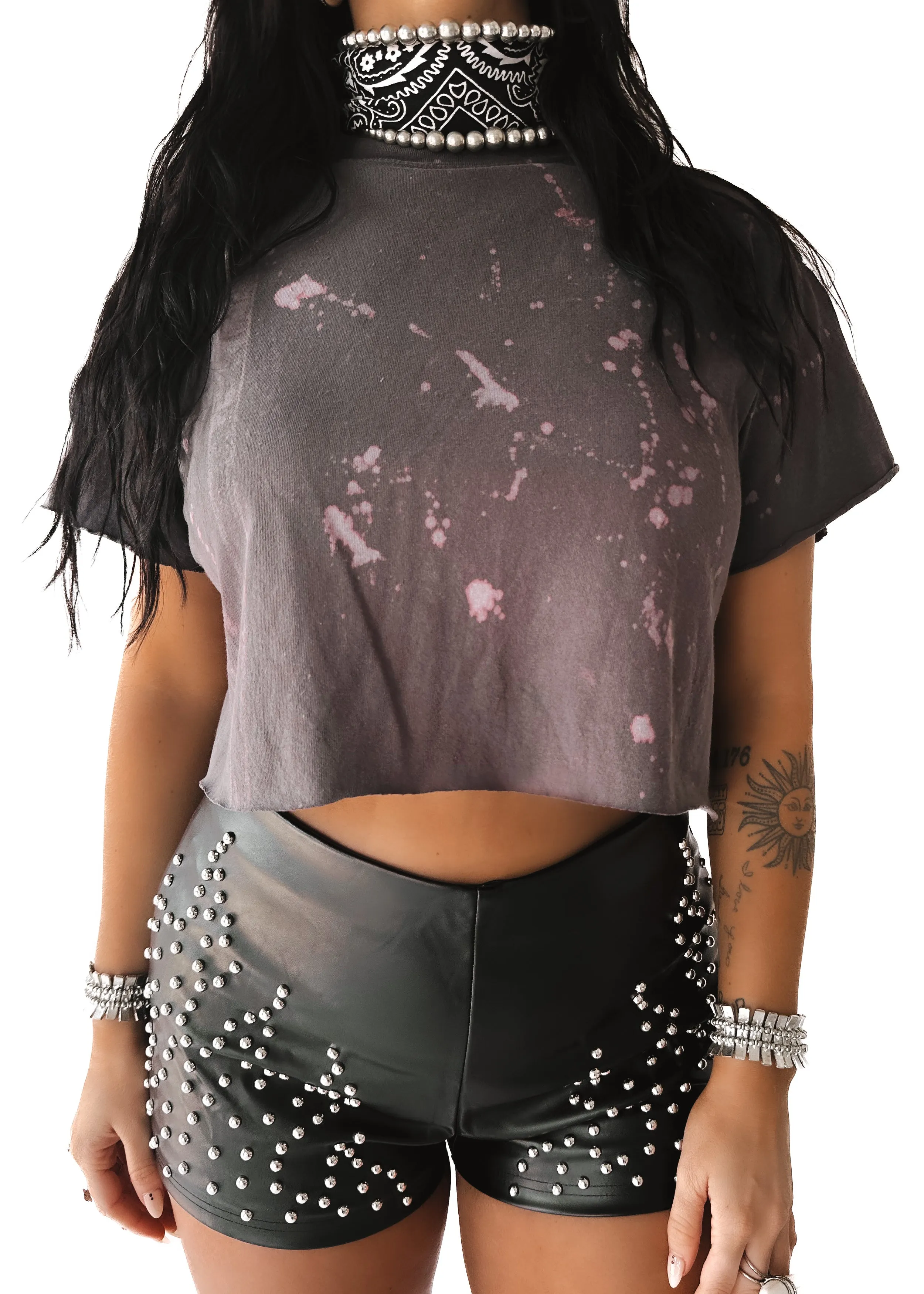 CROPPED PEBBY BASICS BLEACHED OUT STONE TEE