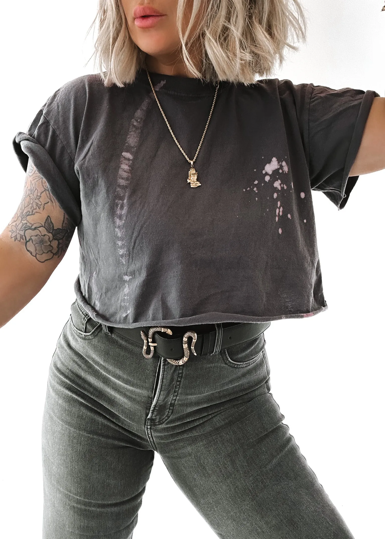 CROPPED PEBBY BASICS BLEACHED OUT STONE TEE