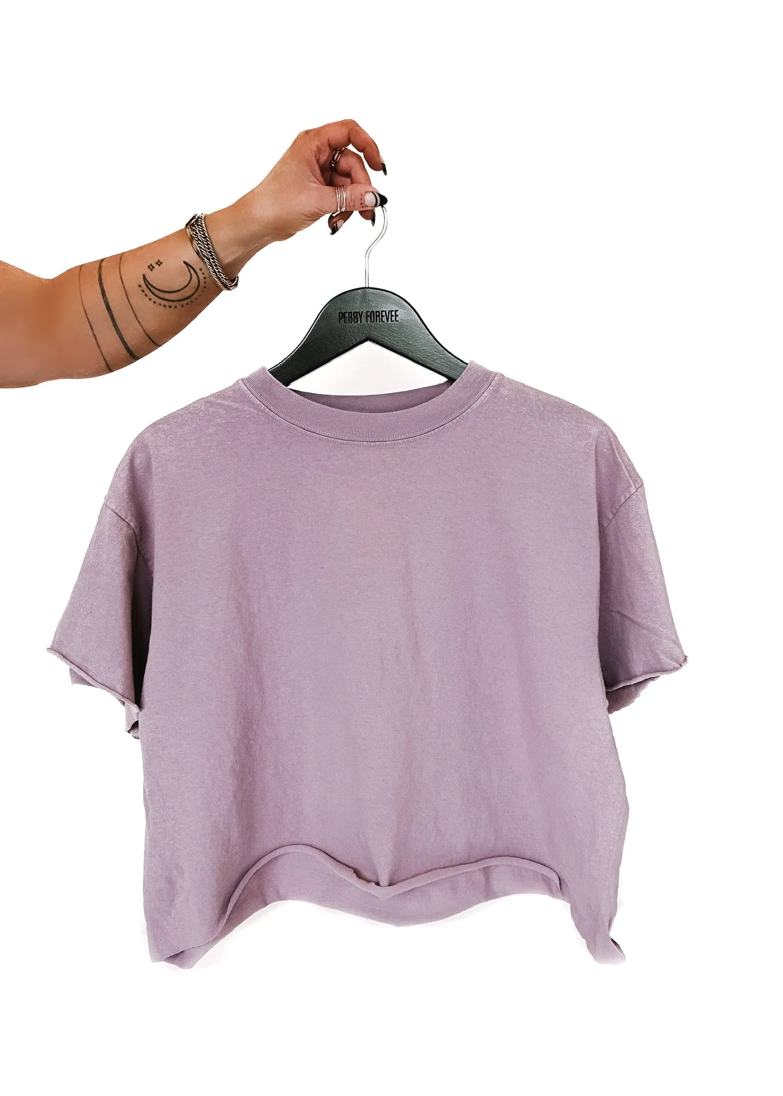 CROPPED PEBBY BASICS LILAC TEE