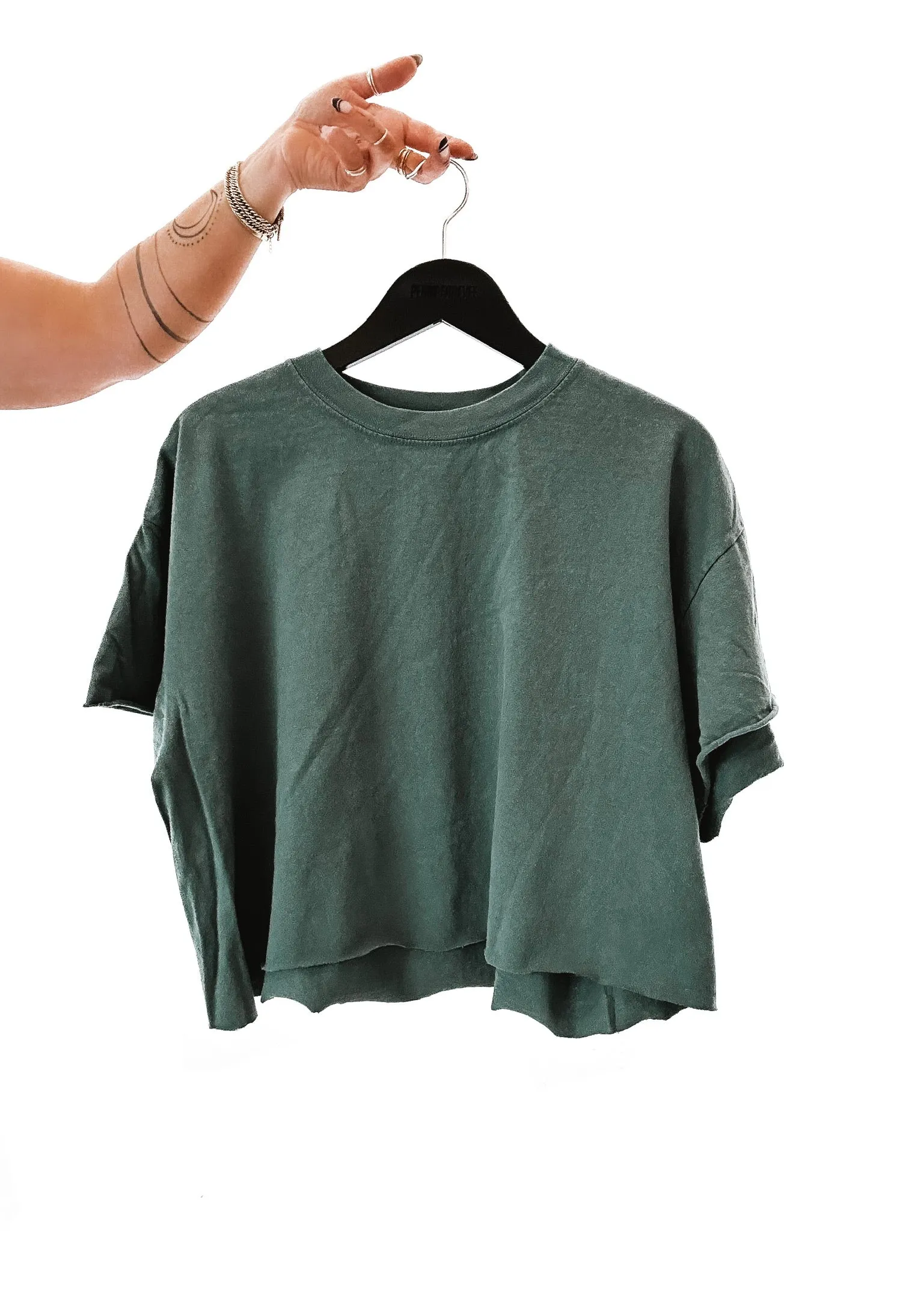 CROPPED PEBBY BASICS TEAL TEE