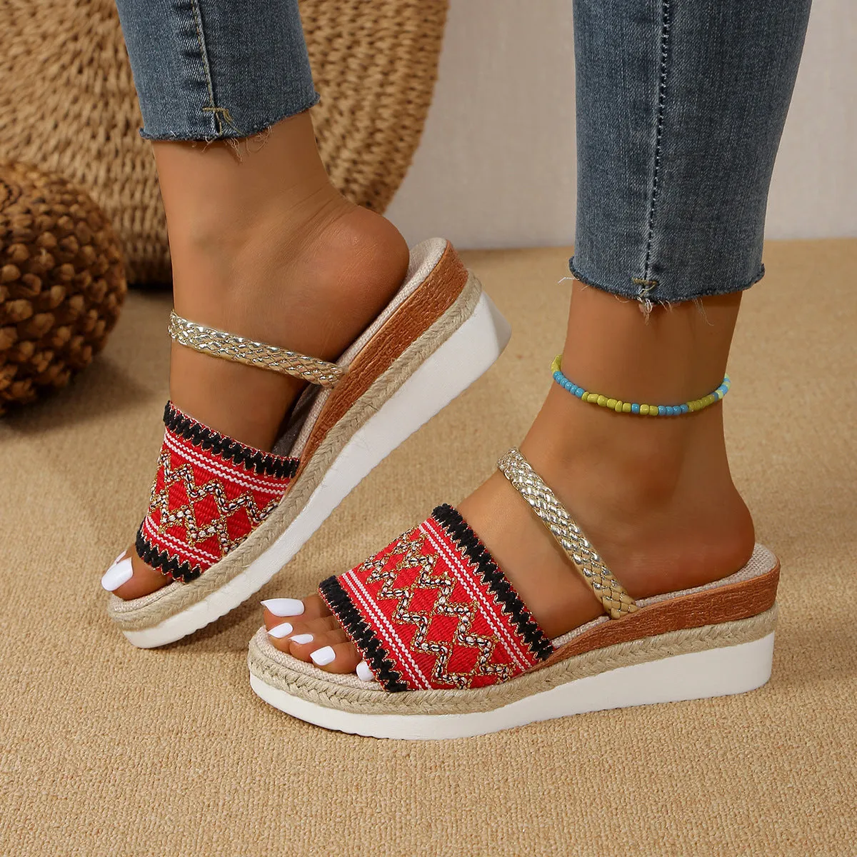 Cute Wave-patterned Thick Sole Sandals