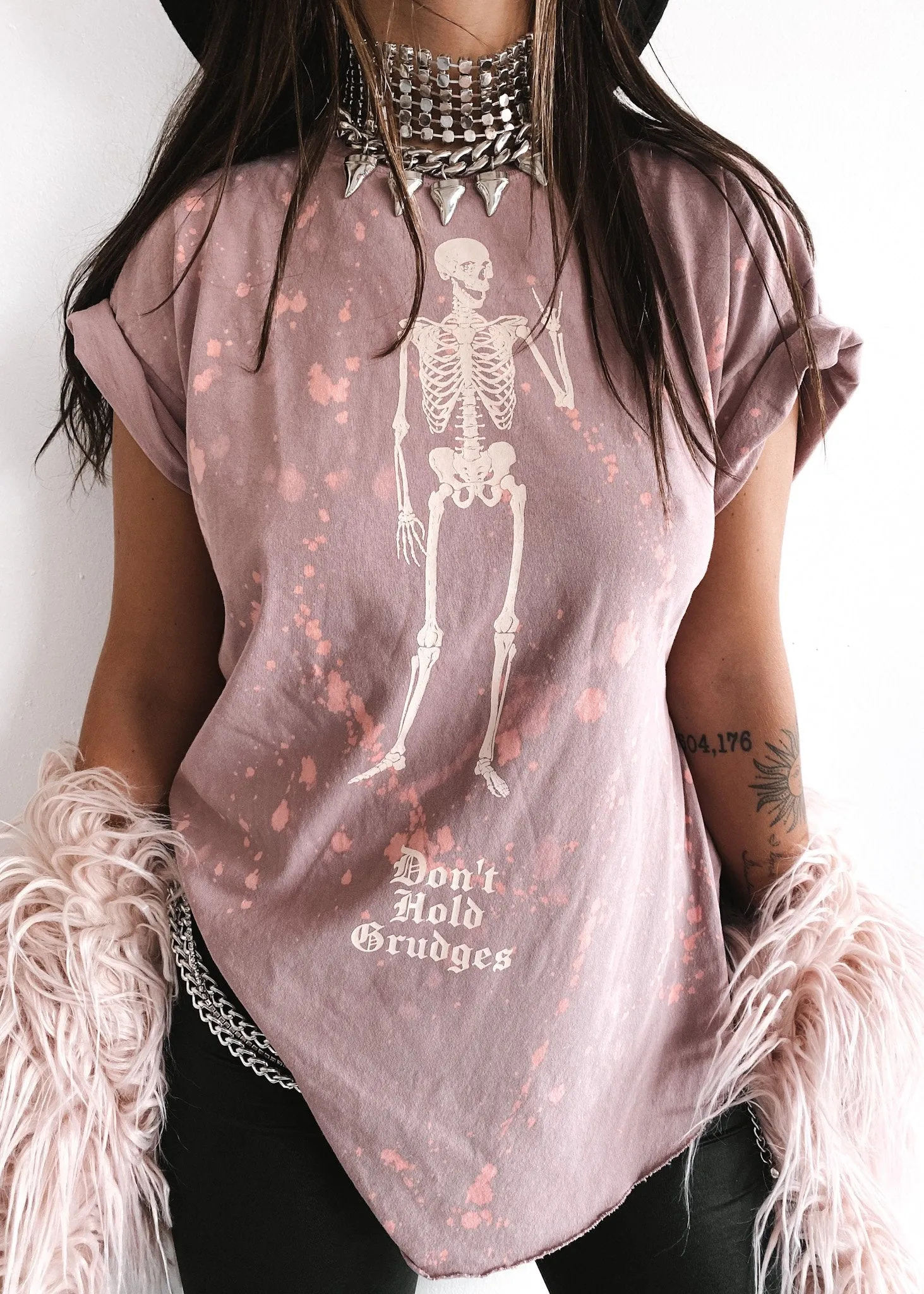 DON'T HOLD GRUDGES BLEACHED OUT SIDE SLIT TEE