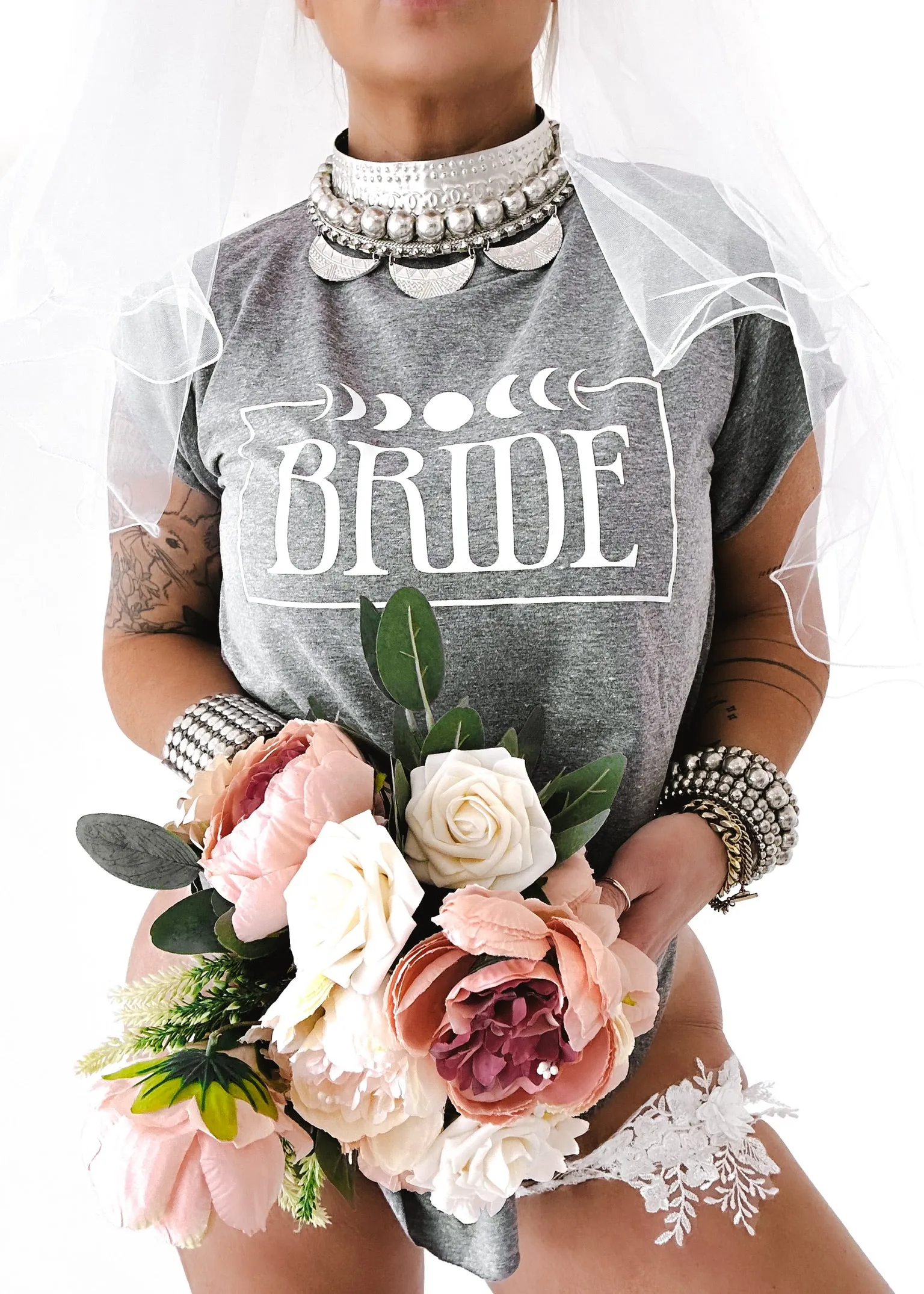 IN MY BRIDE PHASE SIDE SLIT TEE