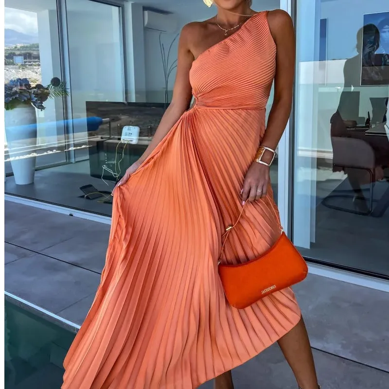 Lana | One-shoulder pleated maxi dress