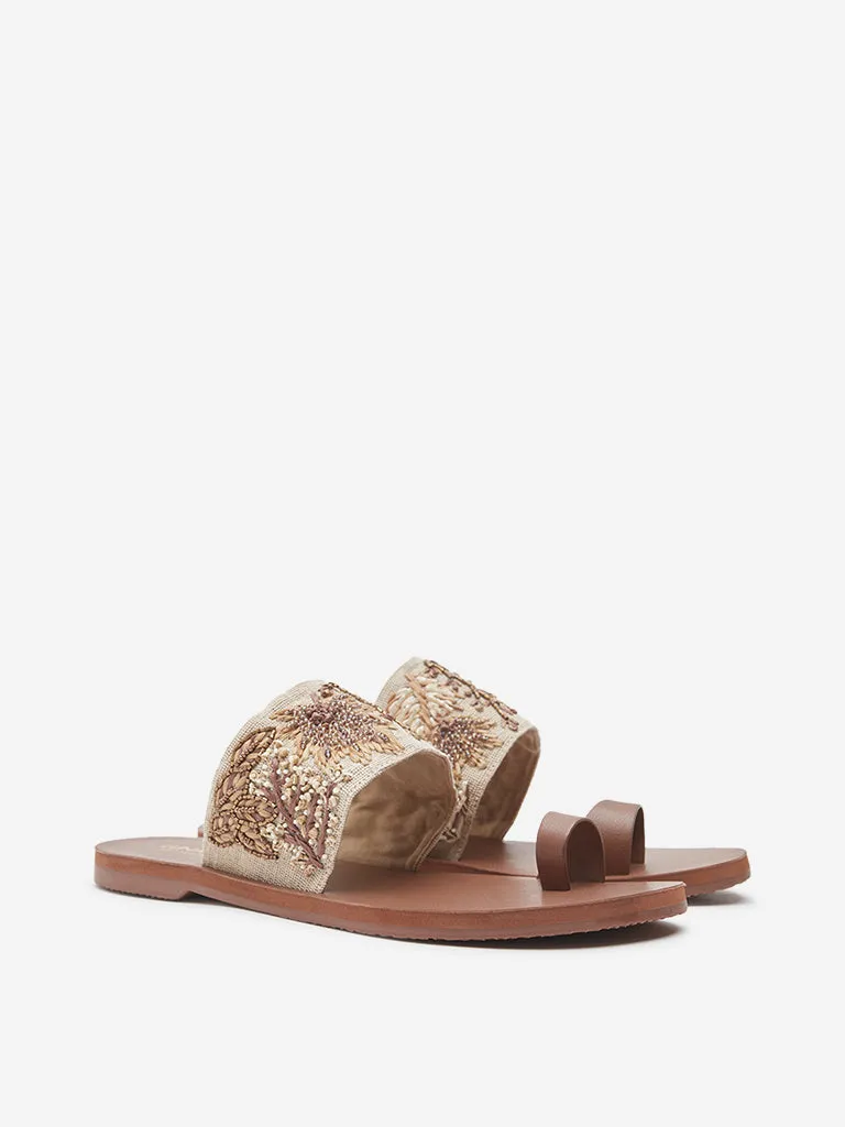 LUNA BLU Brown Floral Design Toe-Ring Slides