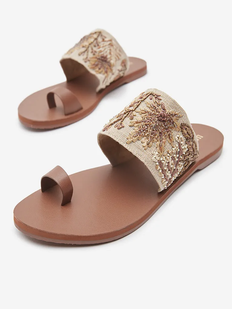 LUNA BLU Brown Floral Design Toe-Ring Slides