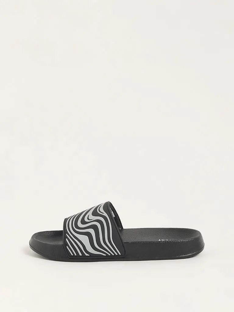 SOLEPLAY Black Patterned Slides